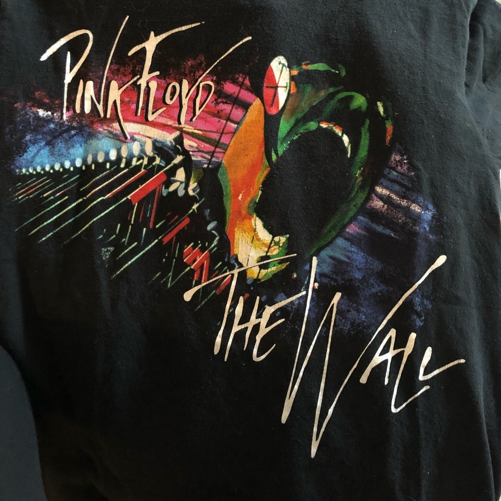 Pink Floyd shirt